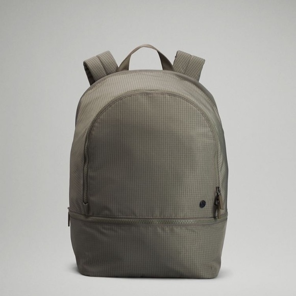 🔥 Lululemon City Adventure Backpack Carob Brown 20L - Picture 2 of 2